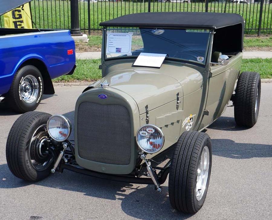 Trailways Classic Cruise-In on July 4th