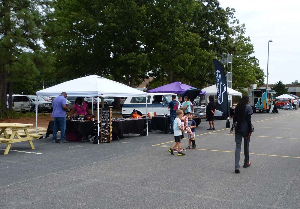 Chesterfield Technical and Career Center Car and Truck Show 2023/P2190080